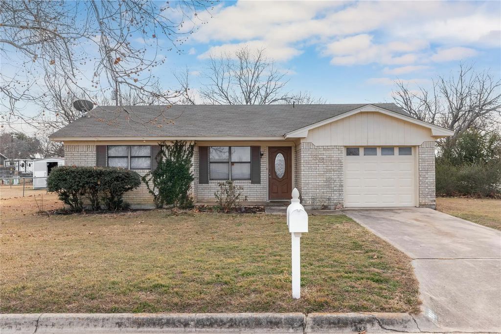 3901 Crestridge Drive, Brownwood