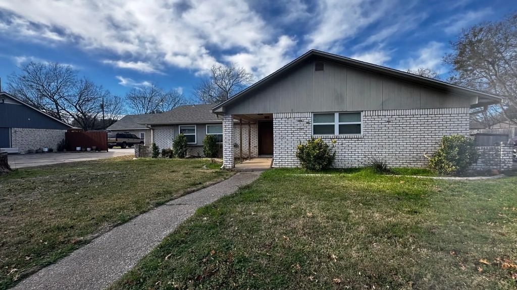 229 Crockett Lane, Hewitt
