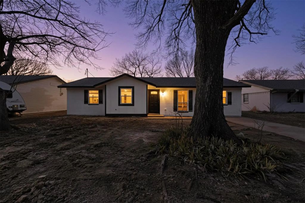 4813 Pebbleridge Drive, Balch Springs