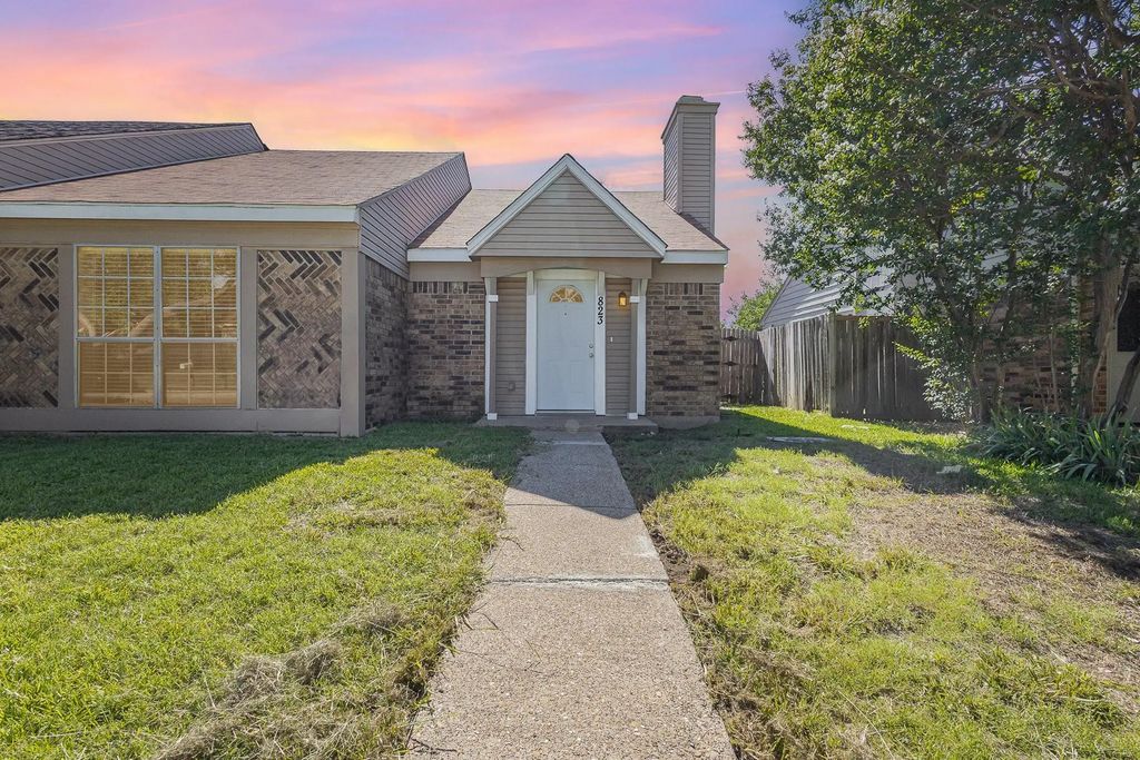823 Versailles Street, Mesquite