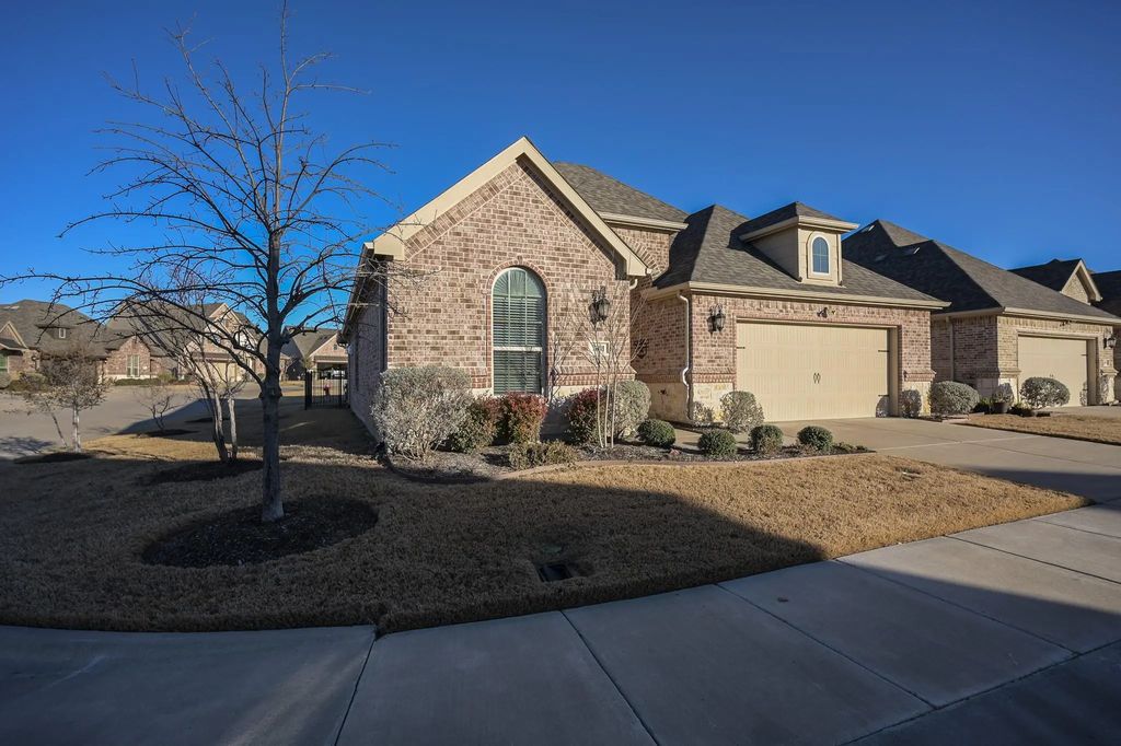 7601 Murcia Drive, Fort Worth