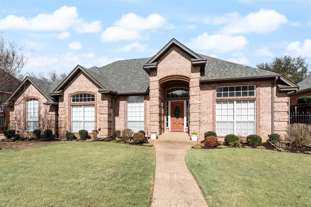 2404 Wilkes Drive, Colleyville