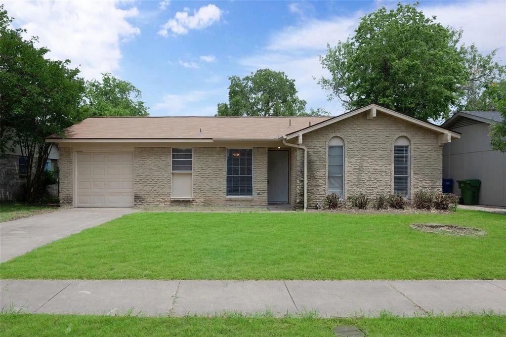 1725 Indian School Road, Garland