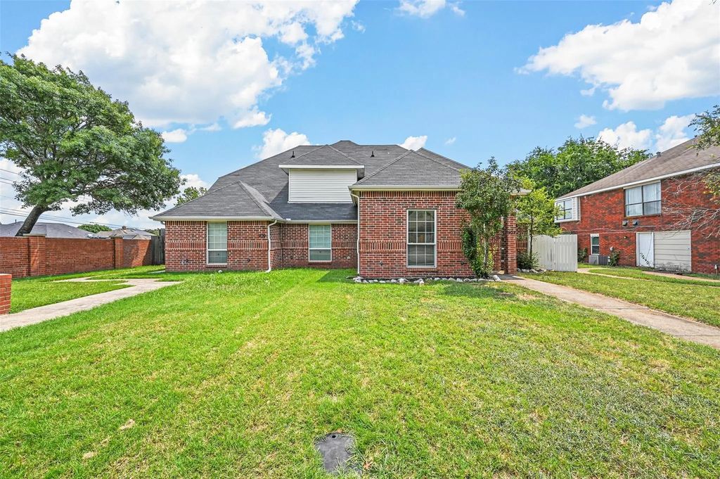 902 Wentwood Drive, DeSoto
