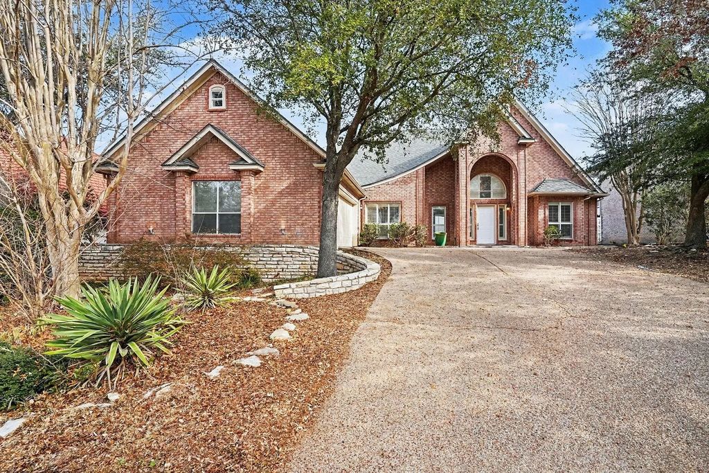 7006 Stone Bluff Court, Granbury
