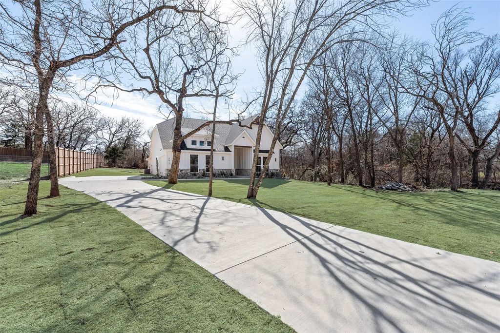 2017 Shady Creek Crossing, Azle