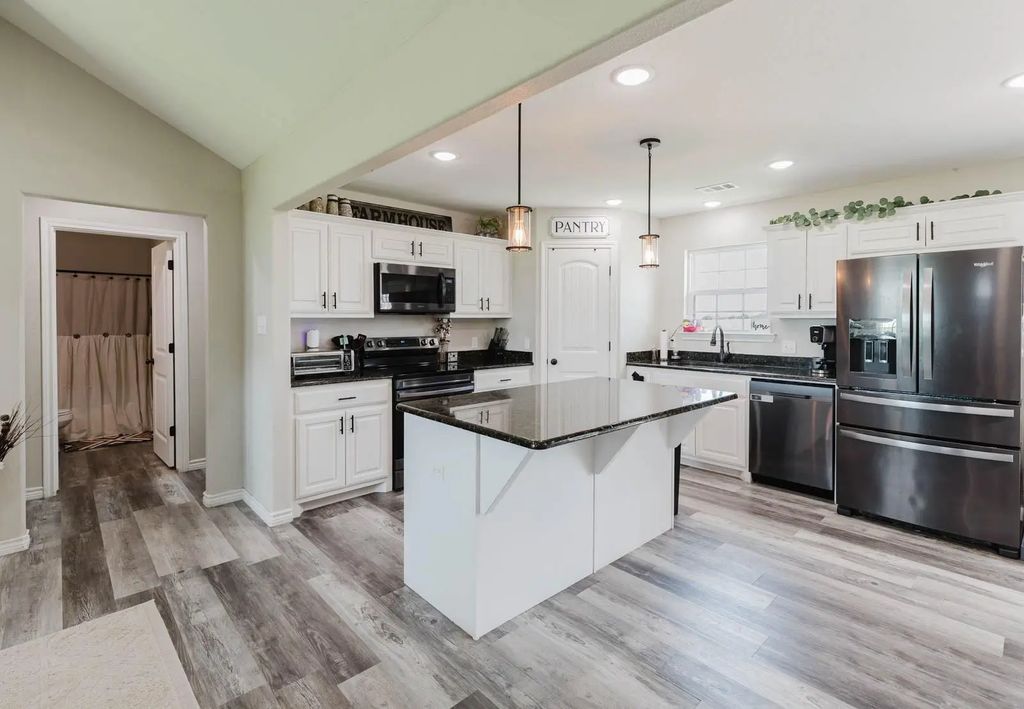 8615 N Fm 51, Decatur
