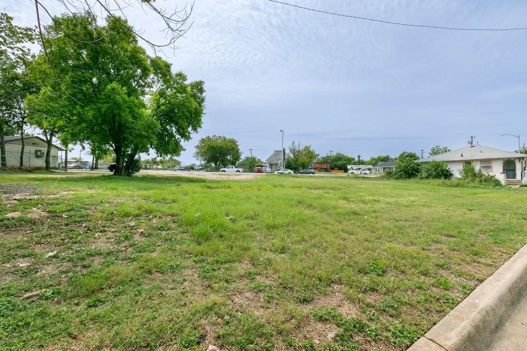 1503 E Vickery Boulevard, Fort Worth