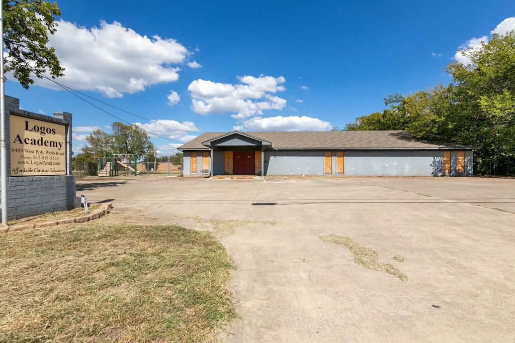 6409 W Poly Webb Road, Arlington