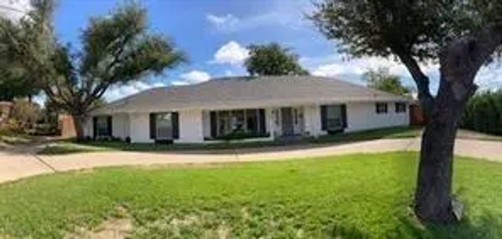 7349 Royal Circle, Dallas