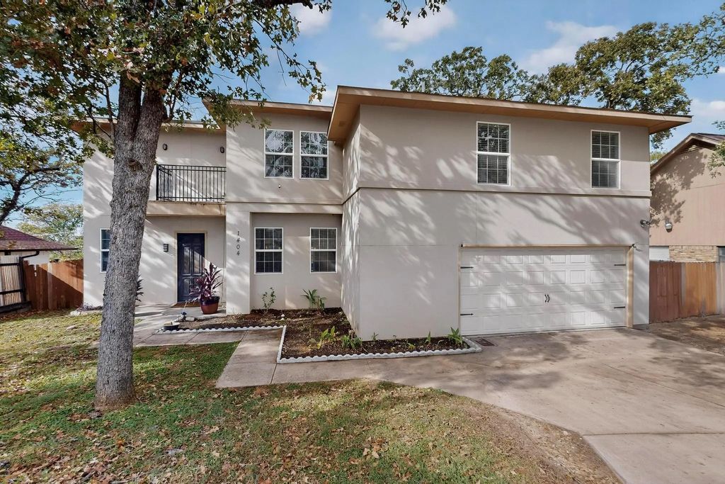 1404 Meadow Lane Terrace, Fort Worth