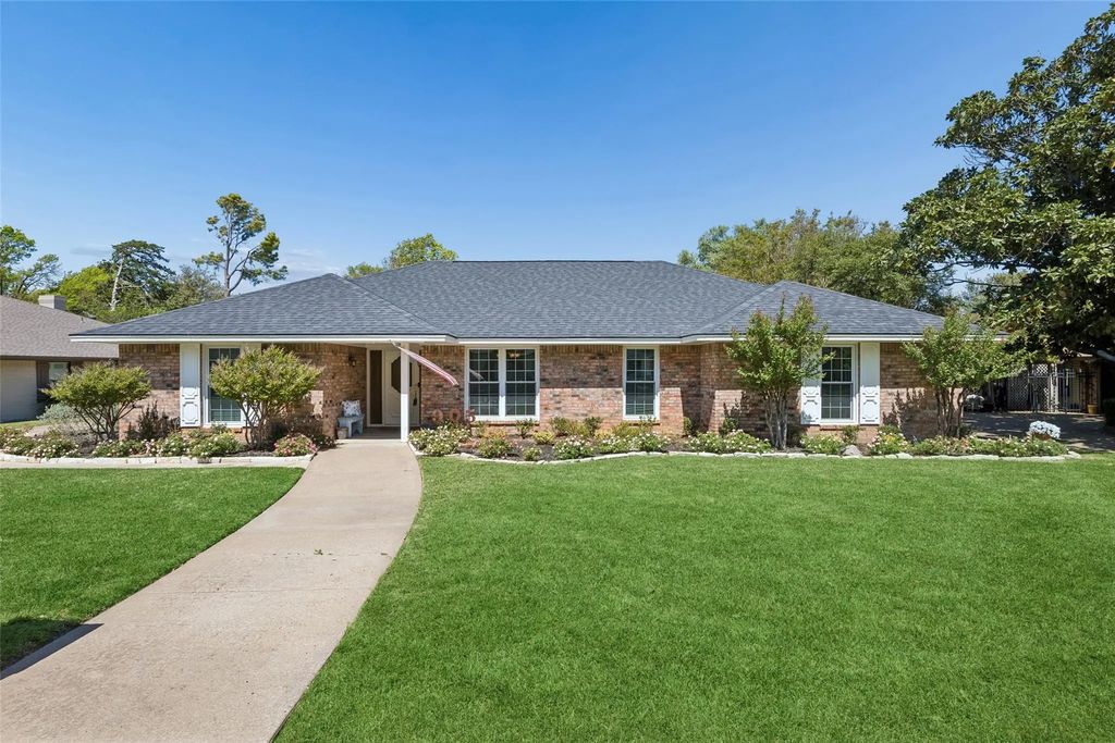 905 Bert Drive, Arlington