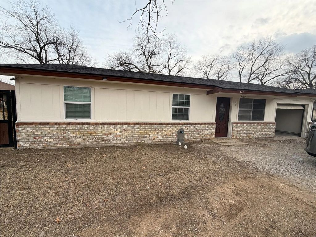 103 Myers Avenue, Cleburne