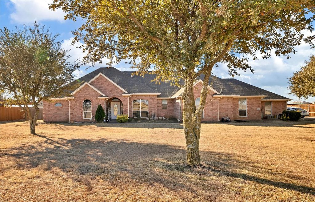 2617 Longhorn Trail, Crowley