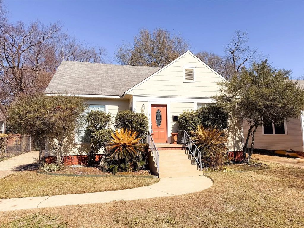 910 College Street, Shreveport