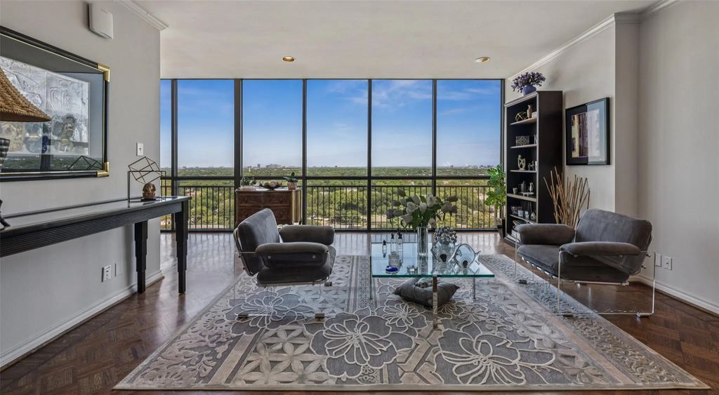6335 W Northwest Highway 1417, Dallas