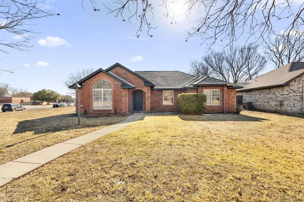 607 Rawlins Drive, Lancaster