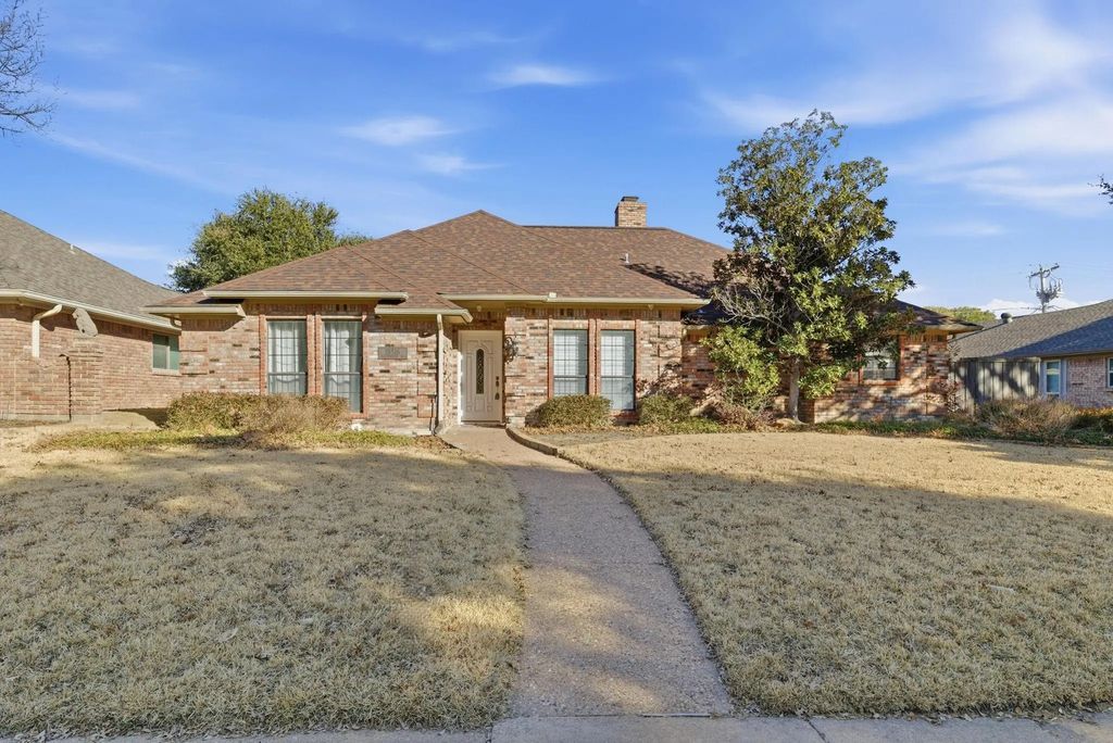 18516 Featherwood Drive, Dallas