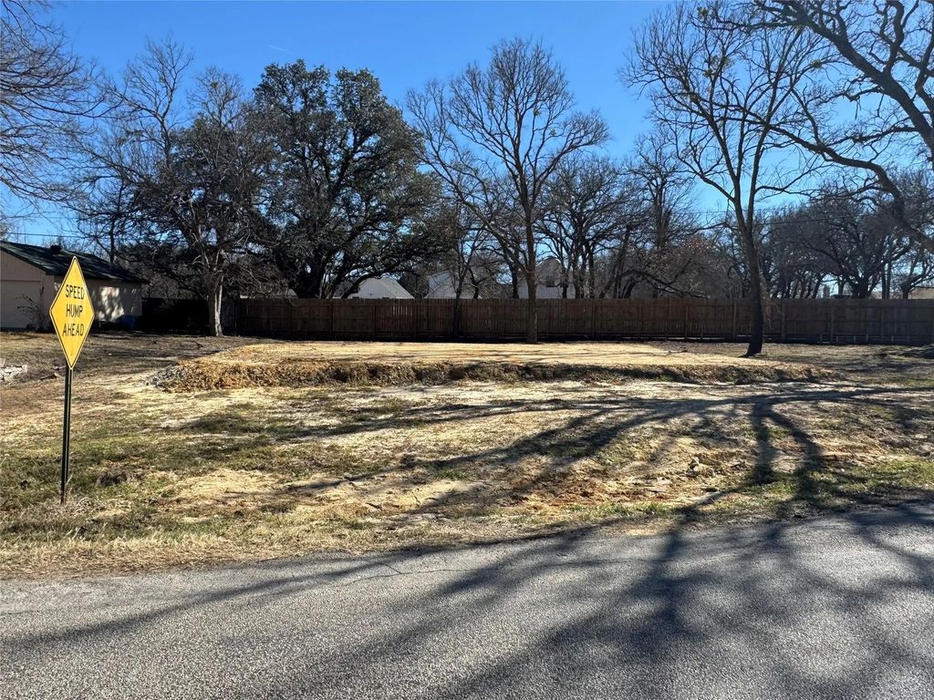 407 Shady Grove Drive, Granbury