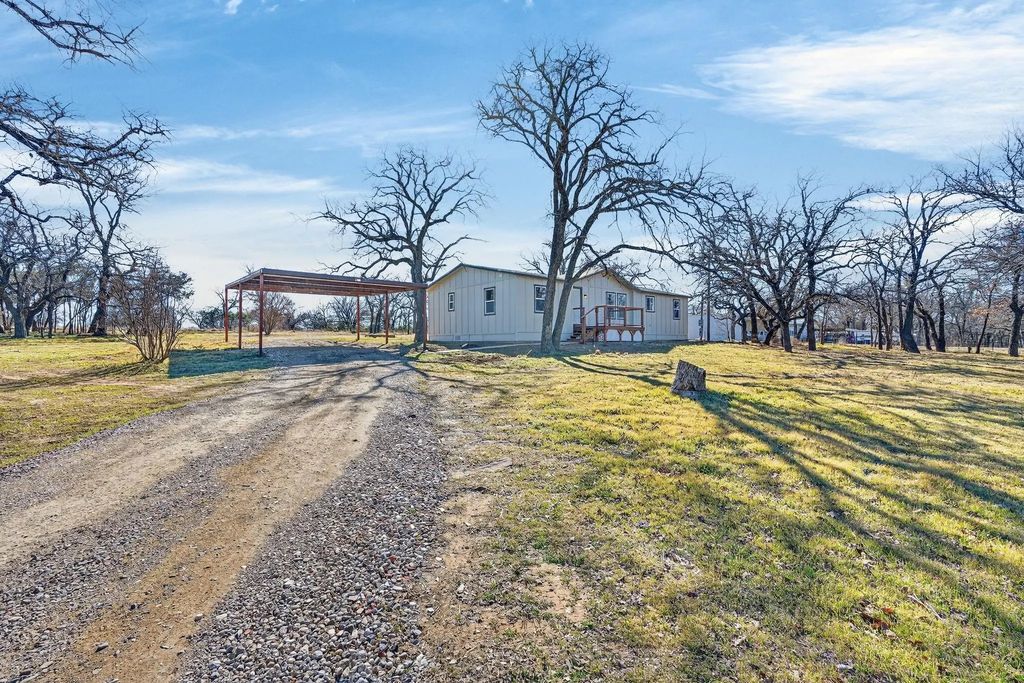 324 Whispering Oaks, Mineral Wells