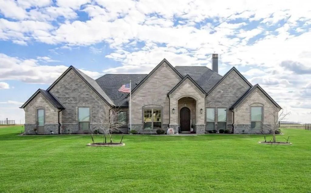 8617 Tuscan Way, Godley
