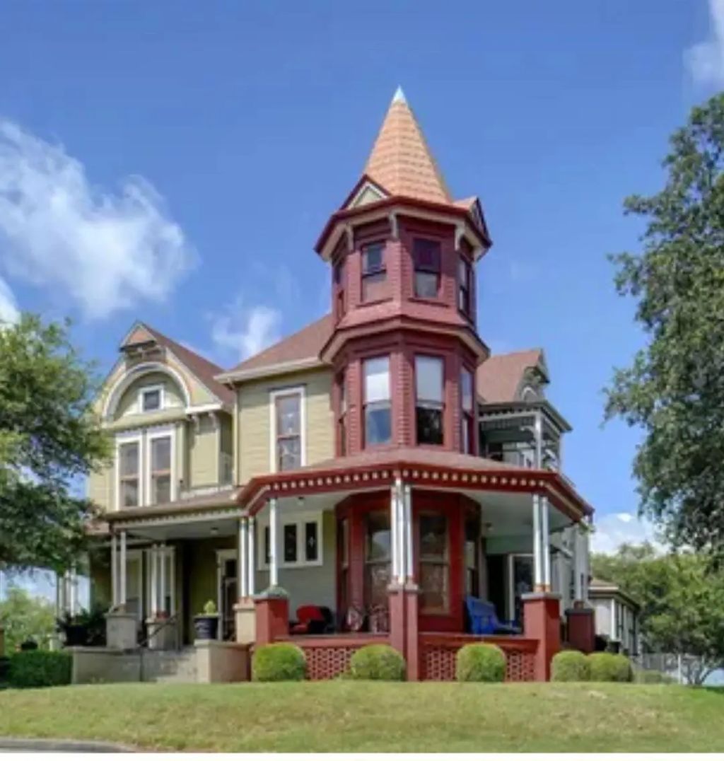 1105 Palo Pinto Street, Weatherford