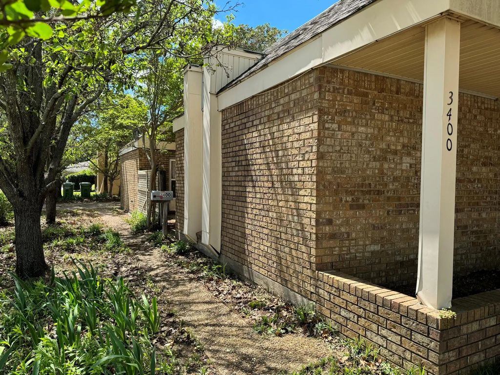3400 Ambassador Row, Dalworthington Gardens