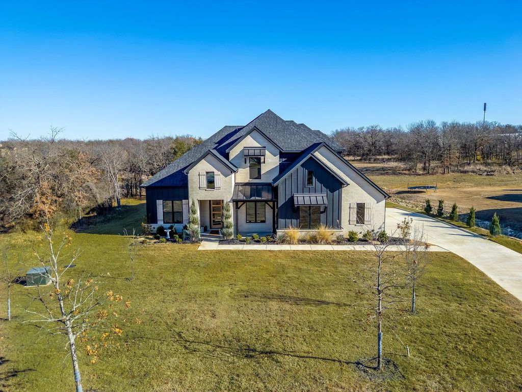 141 Lakeside Drive, Lipan