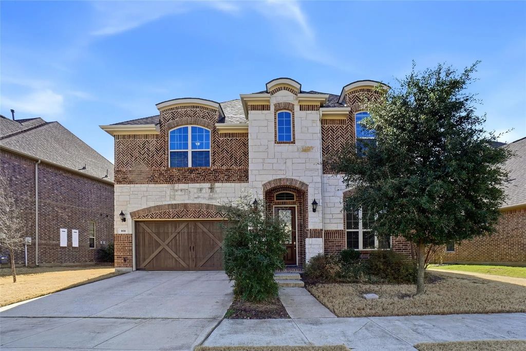 908 Canyon Oak Drive, Euless