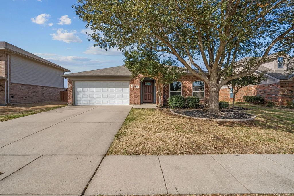 105 Thoroughbred Drive, Krum