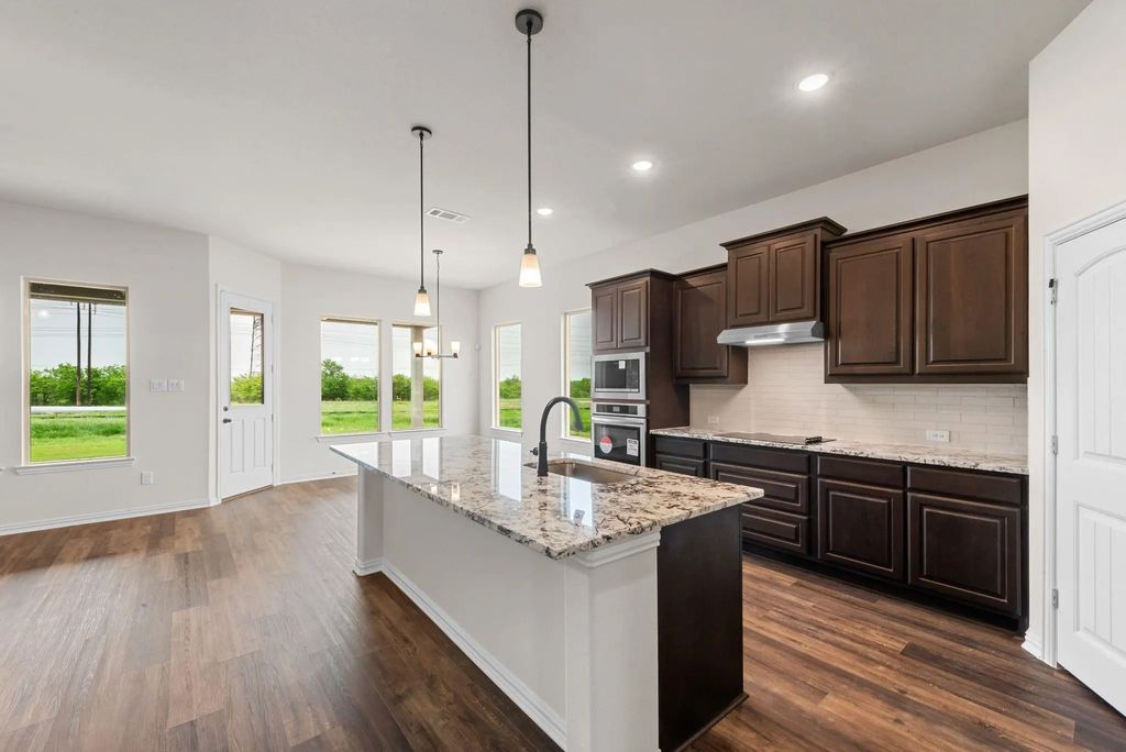 120 Roosevelt Lane, Valley View