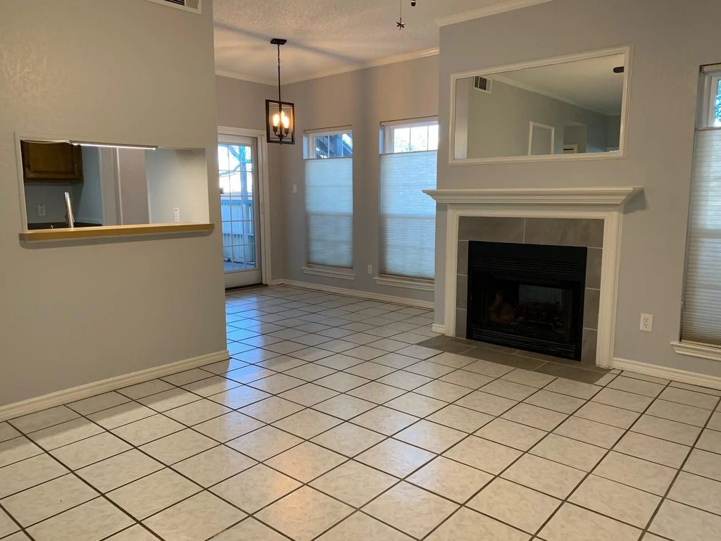1609 Marsh Lane 110, Carrollton