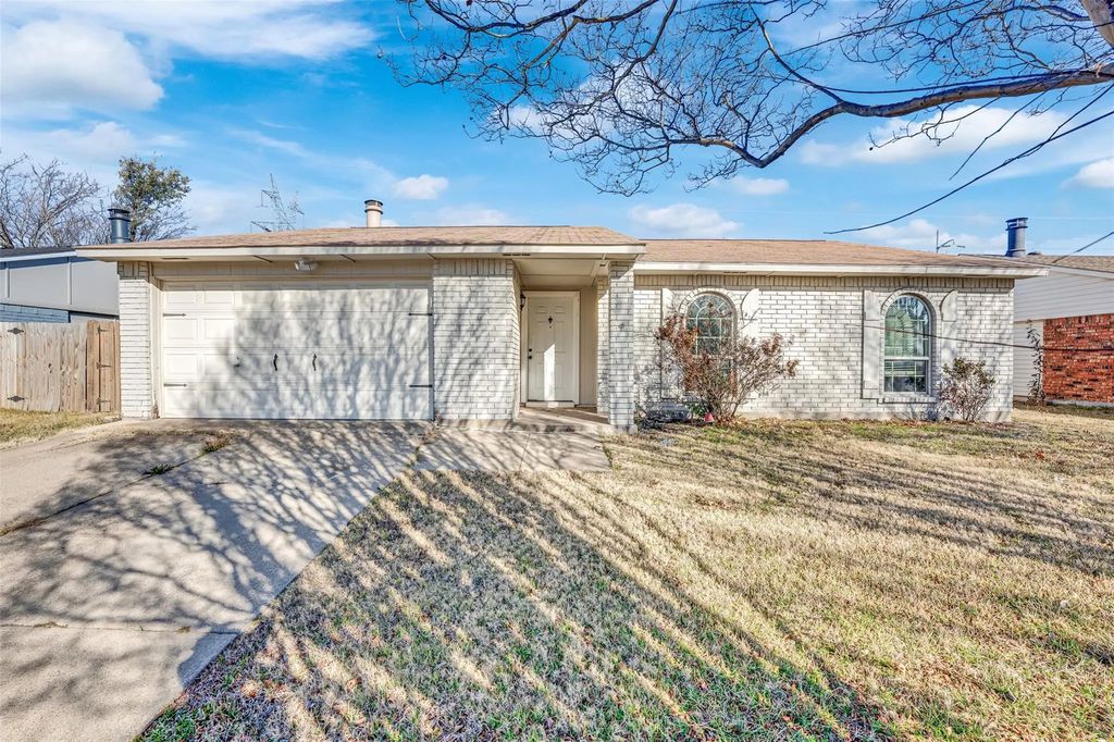 1722 Independence Trail, Grand Prairie