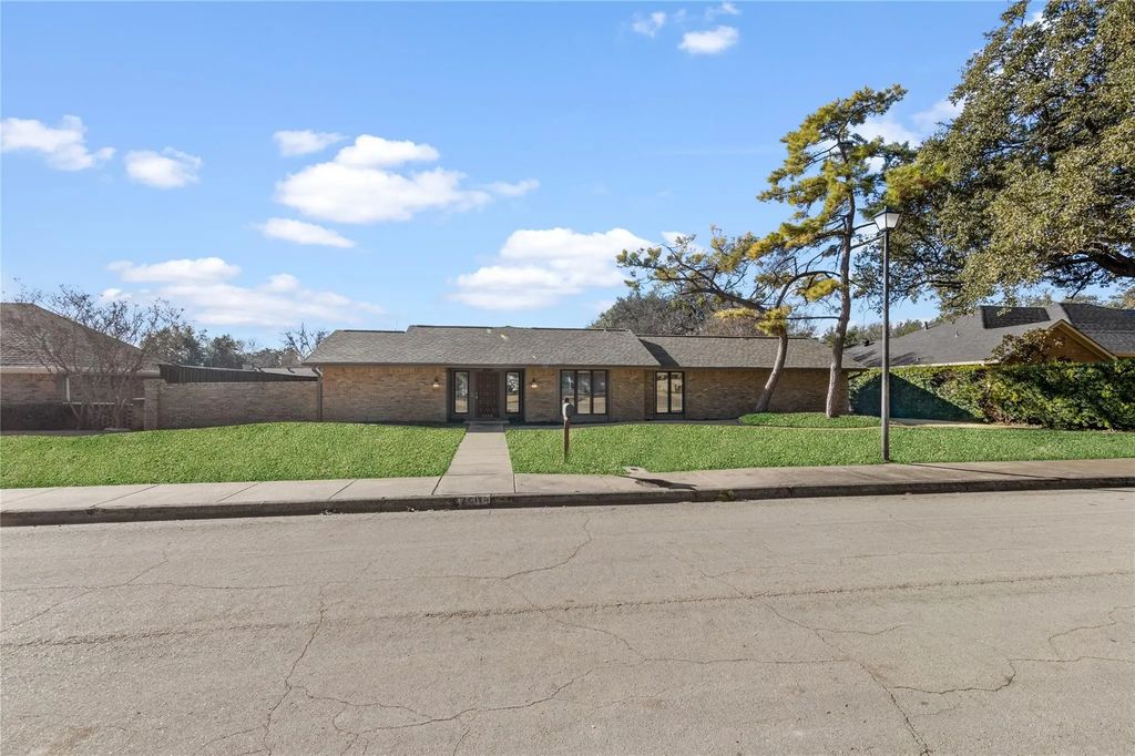 7116 Hunters Ridge Drive, Dallas