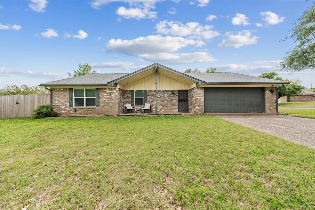 201 Westhill Drive, Hewitt