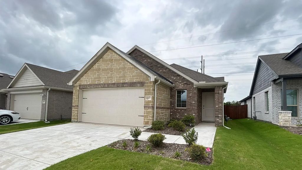 537 Epiphany Lane, Lavon