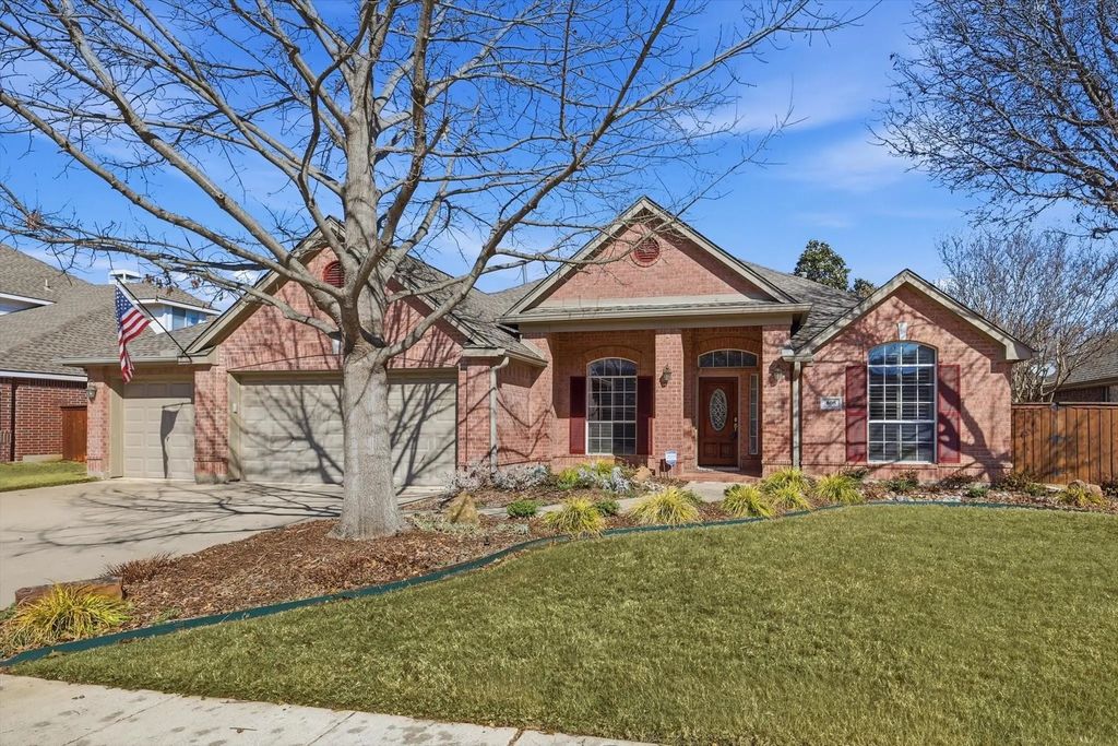608 Crestbrook Drive, Flower Mound