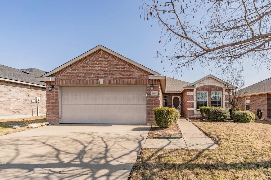 9020 Adler Trail, Fort Worth