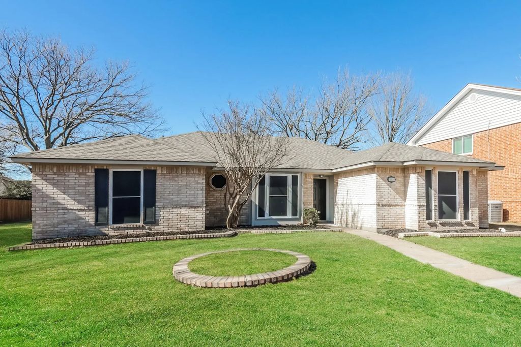 3209 Auburn Drive, Rowlett