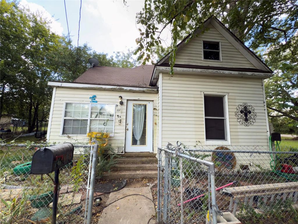 404 E Orange Street, Sherman