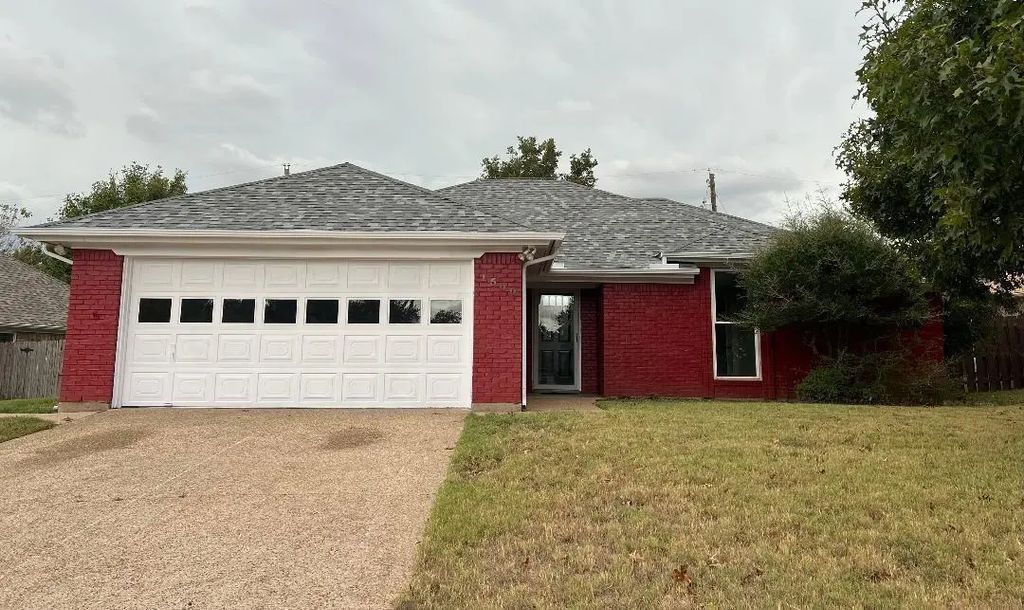 1500 Hyde Park Boulevard, Cleburne