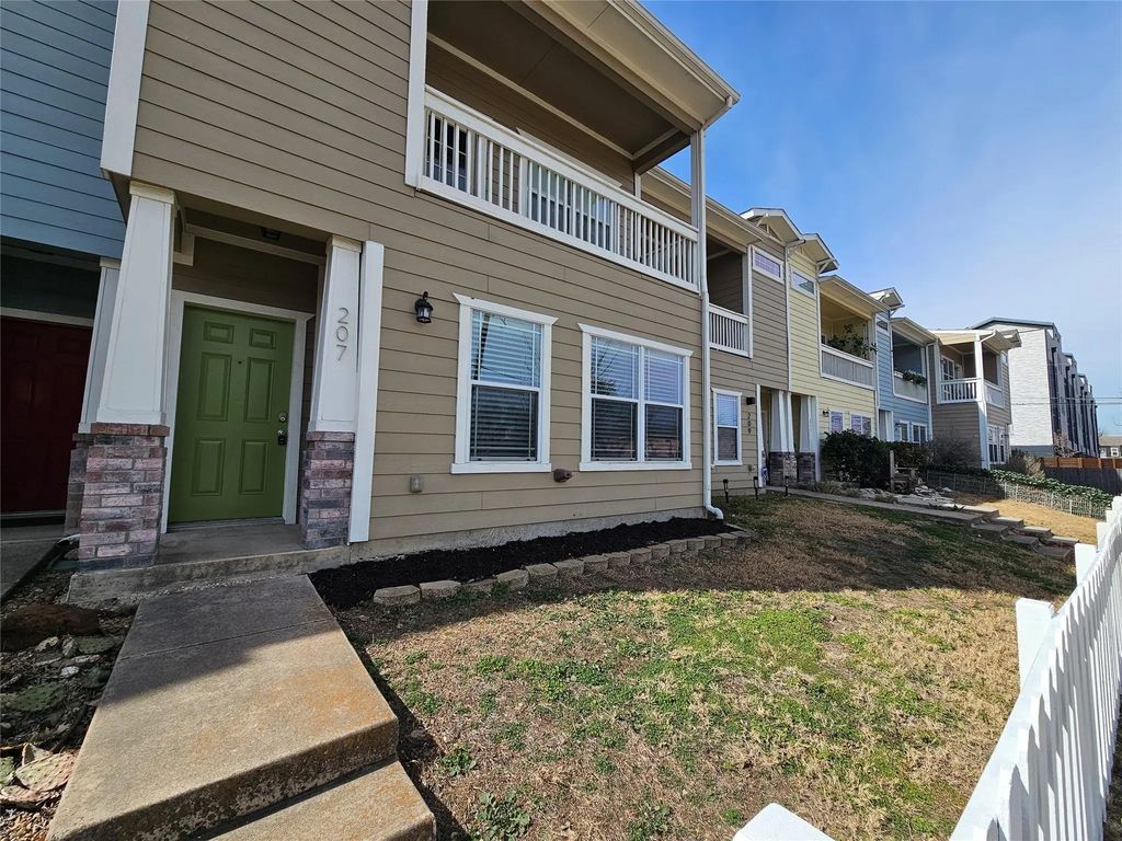 207 Starr Street, Dallas