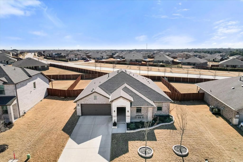 1246 Windsong Drive, Cedar Hill