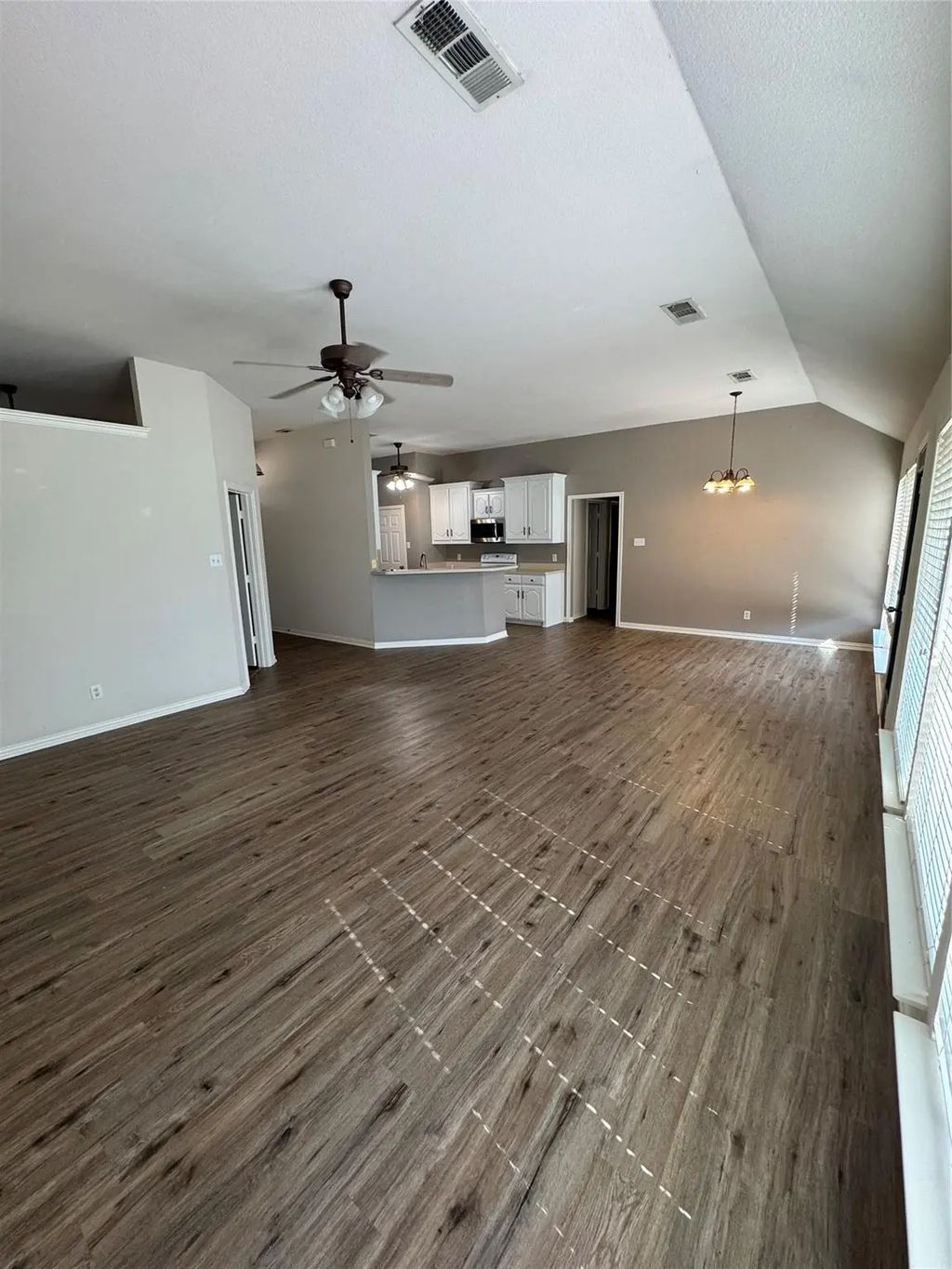 4763 Fm 2947, Greenville