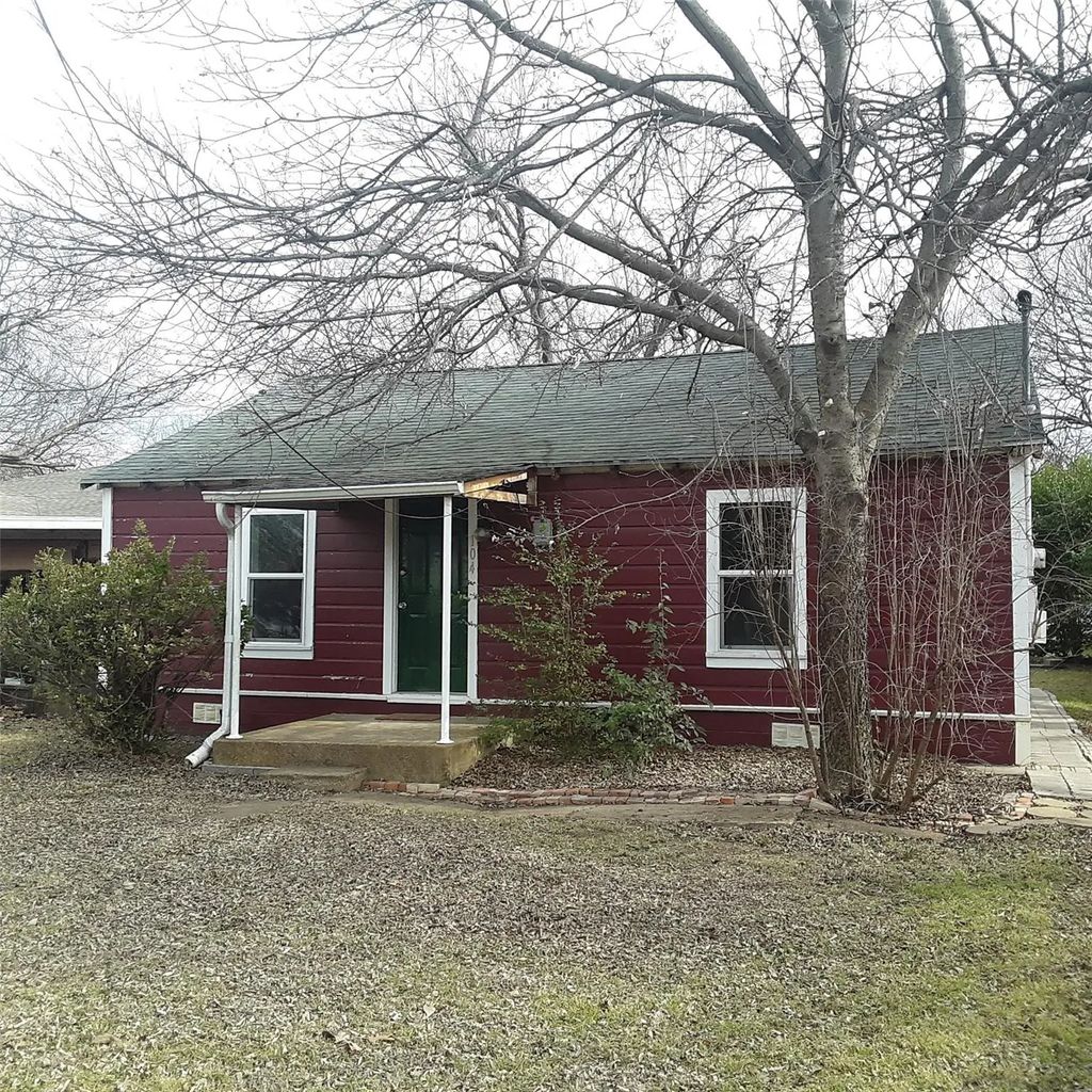104 Boze Street, Waxahachie