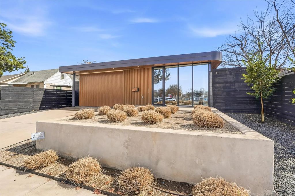 6822 Victoria Avenue, Dallas