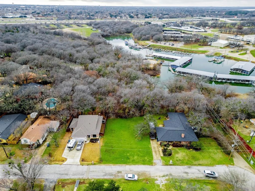 113 W Shore, Lewisville