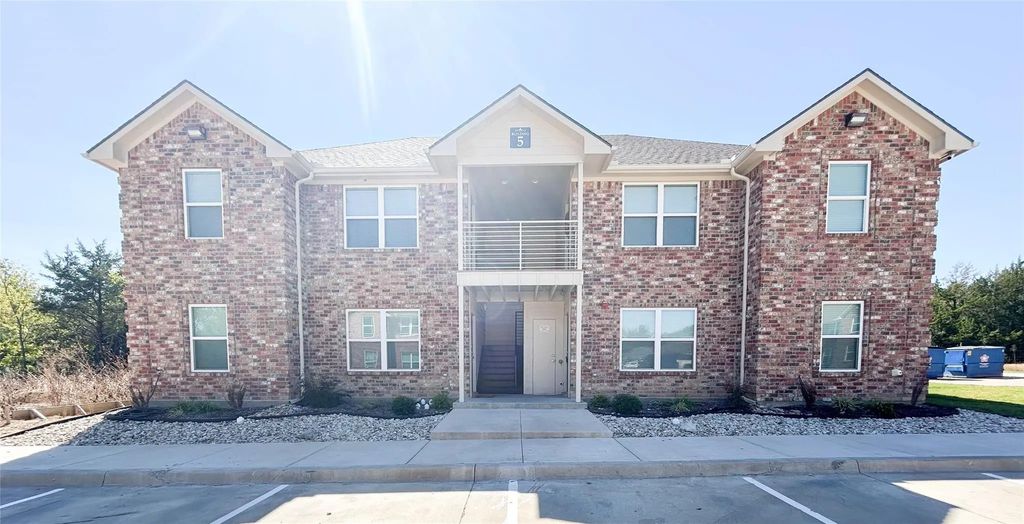 1203 N Clay Street 512, Ennis