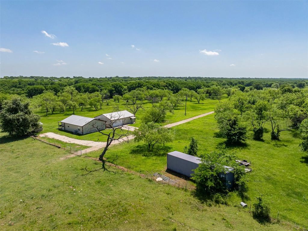 1129 Fm 1534, Hillsboro