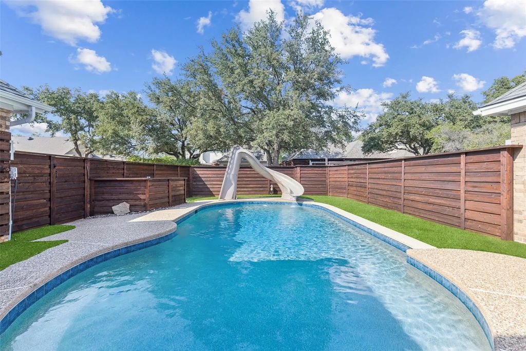 18545 Vista Del Sol, Dallas